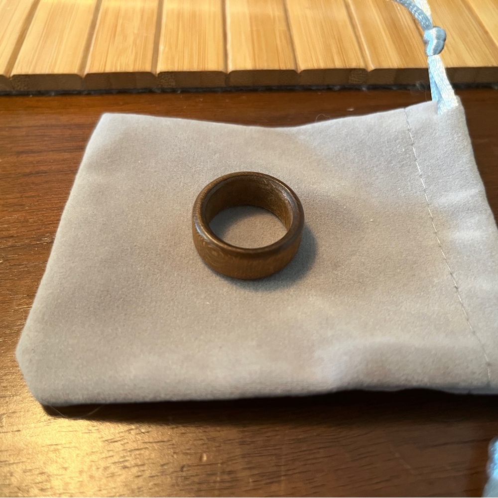 HANDMADE WOOD RING | SIZES 8+8.5| BEAR PAW IMPRINTED | ACACIA WOOD | NEW IN BOX! - Picture 12 of 12